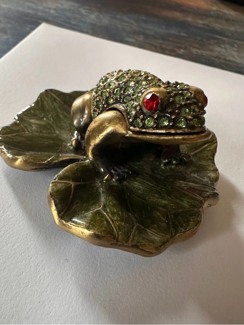 Decorative Green Crystal Frog on Lily Pad Accent trinket dish